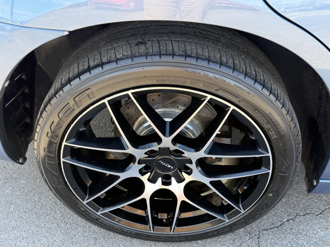 Used 2011 Chrysler 300 C image 27