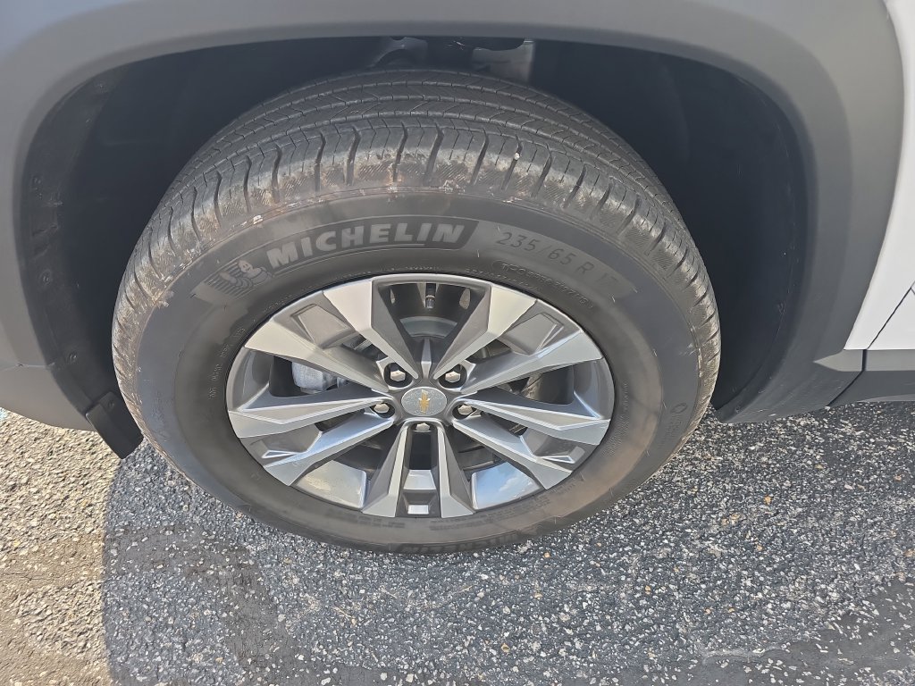 Used 2026 Chevrolet Equinox LT AWD/4WD image 10