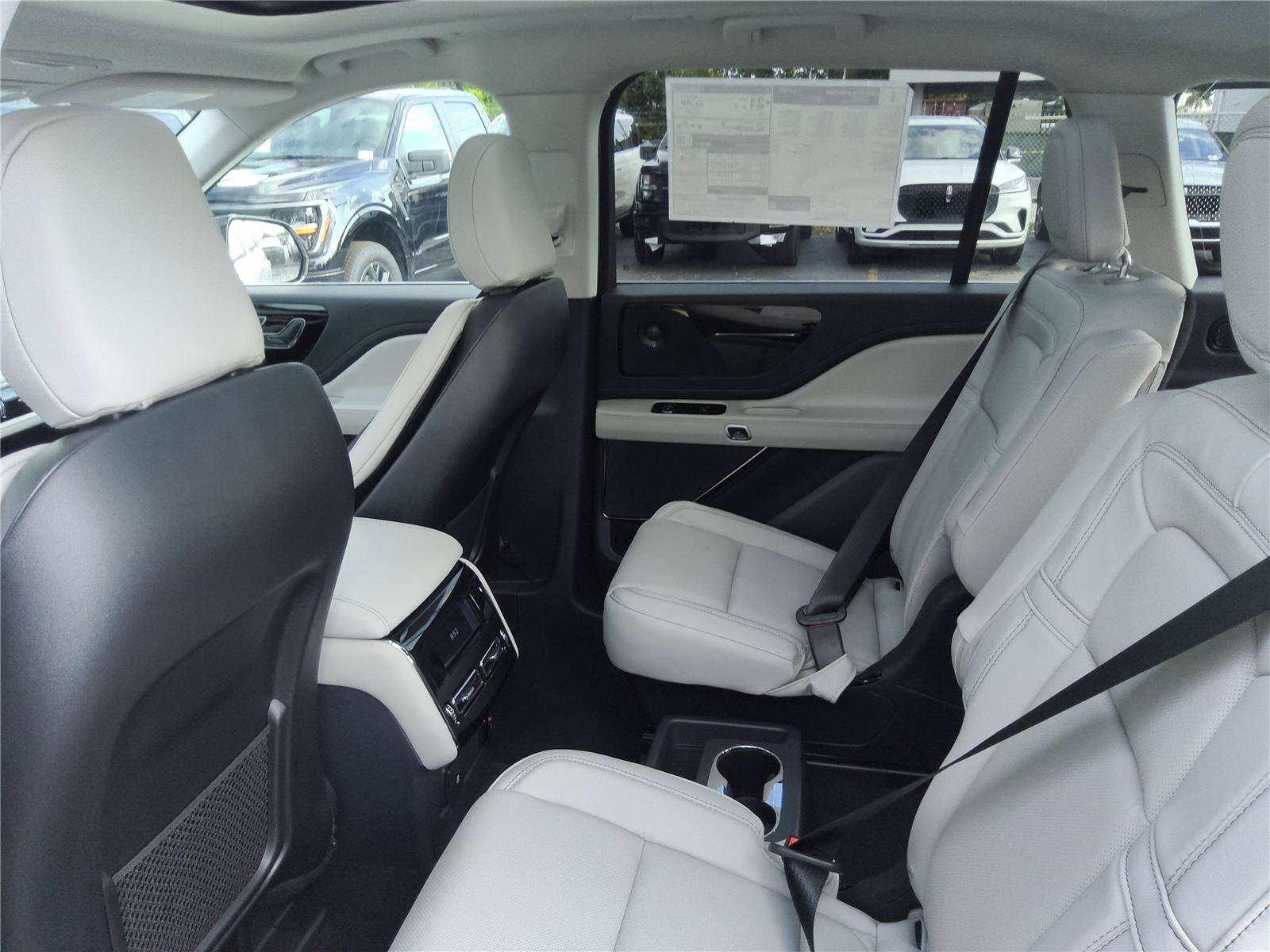 New 2026 Lincoln Aviator Reserve w/ Illumination Package RWD image 19