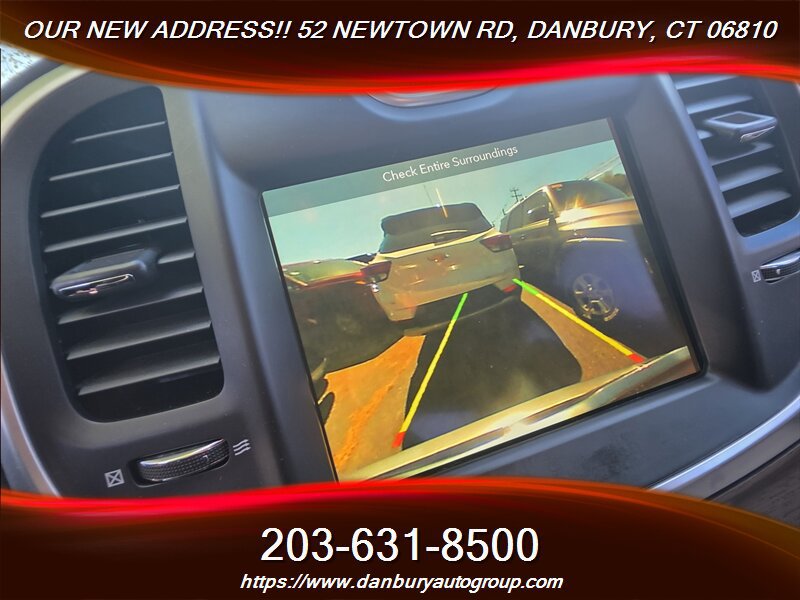 Used 2017 Chrysler 300 C Platinum w/ Safetytec Plus Group AWD/4WD image 18