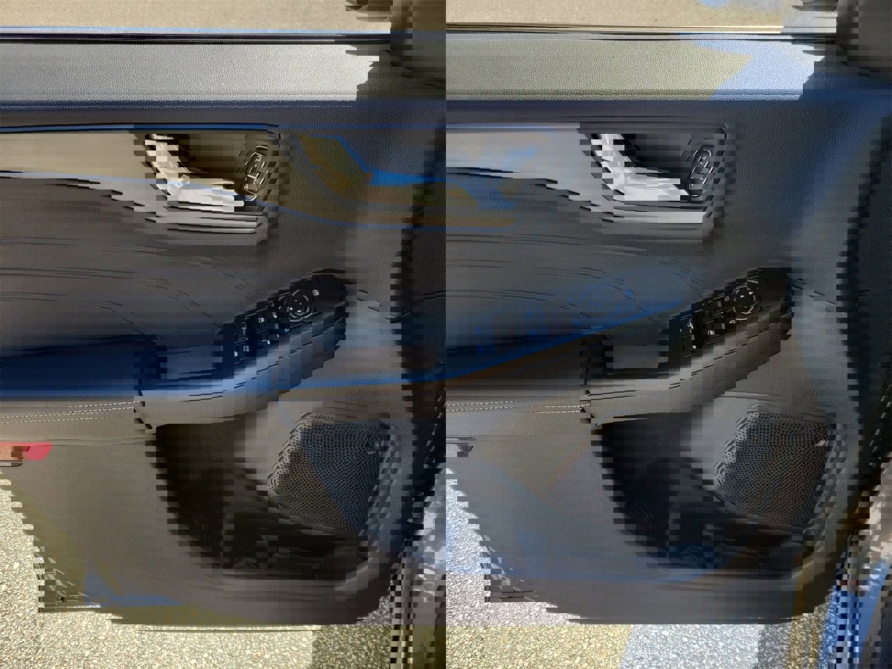 Used 2025 Ford Escape Base w/ Class II Trailer Tow Package image 14