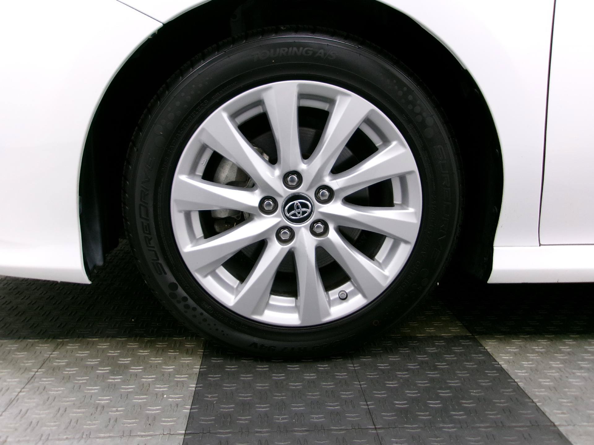 Used 2019 Toyota Camry LE FWD image 15
