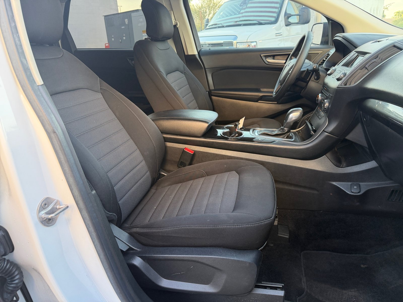 Used 2017 Ford Edge SE FWD image 31
