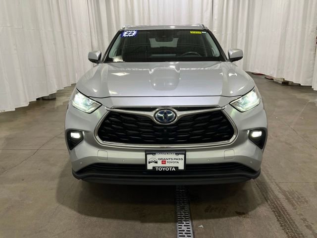 Used 2022 Toyota Highlander Limited AWD/4WD image 9