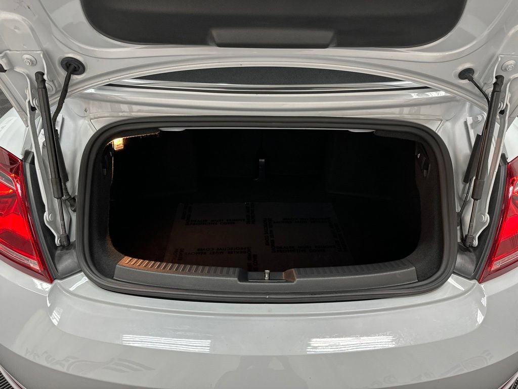 Used 2019 Volkswagen Beetle 2.0T SE FWD image 34