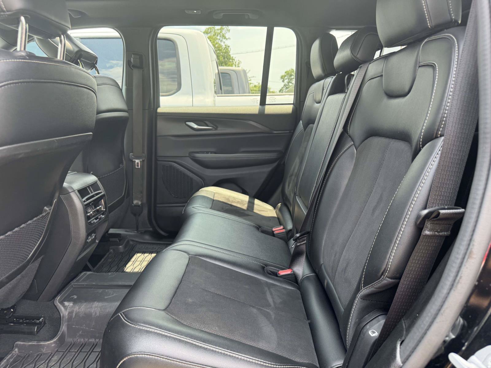 Used 2024 Jeep Grand Cherokee Altitude AWD/4WD image 14
