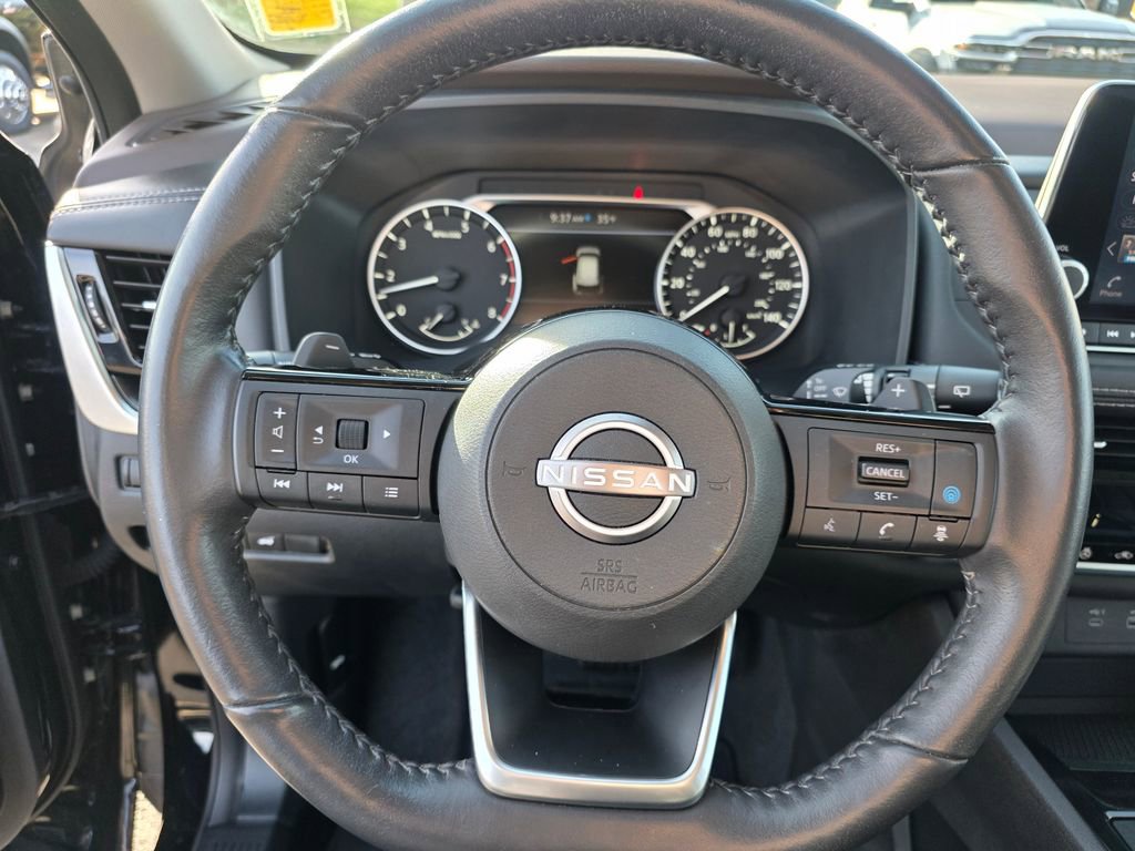 Used 2023 Nissan Rogue SV w/ SV Premium Package image 17