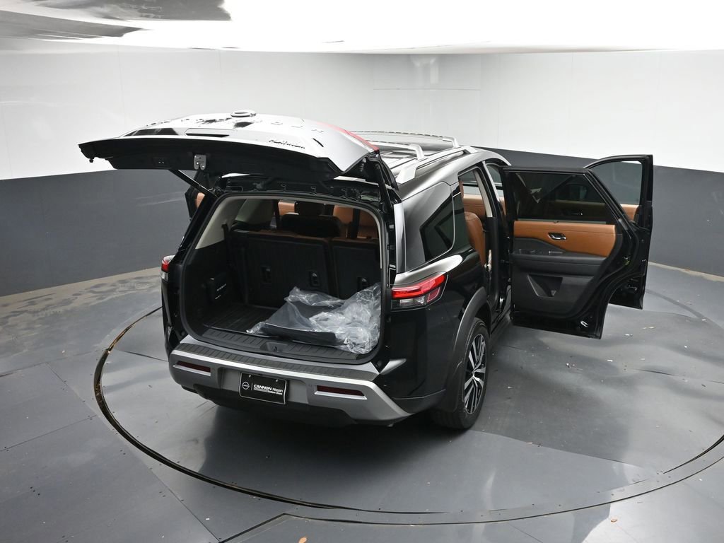 Used 2024 Nissan Pathfinder Platinum FWD image 47
