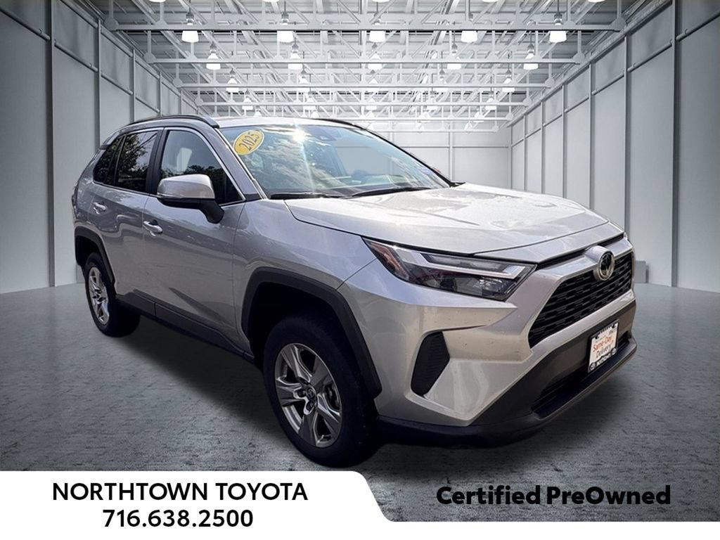 Used 2025 Toyota RAV4 XLE w/ Weather Package AWD/4WD image 31
