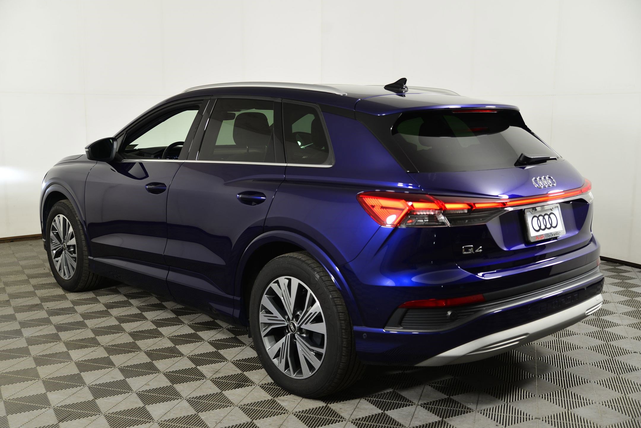 Certified 2023 Audi Q4 e-tron Premium Plus w/ Premium Plus image 3