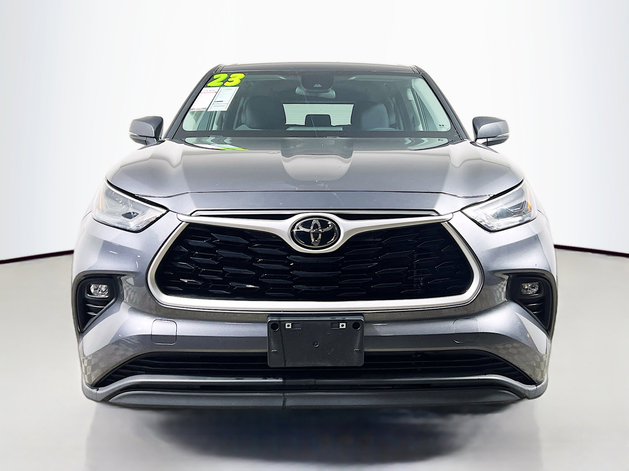 Used 2023 Toyota Highlander LE image 11