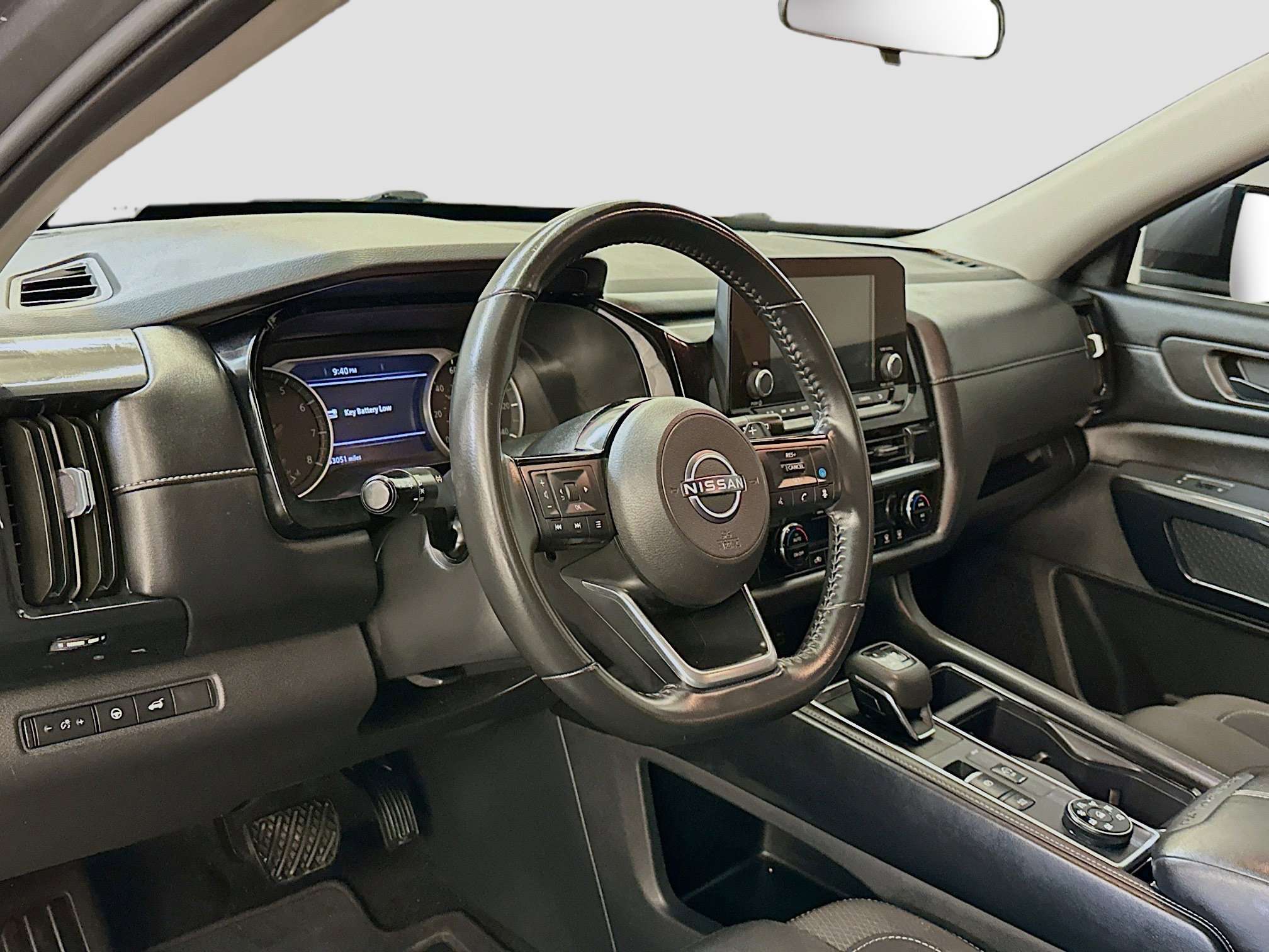 Used 2023 Nissan Pathfinder SV w/ SV Premium Package image 18