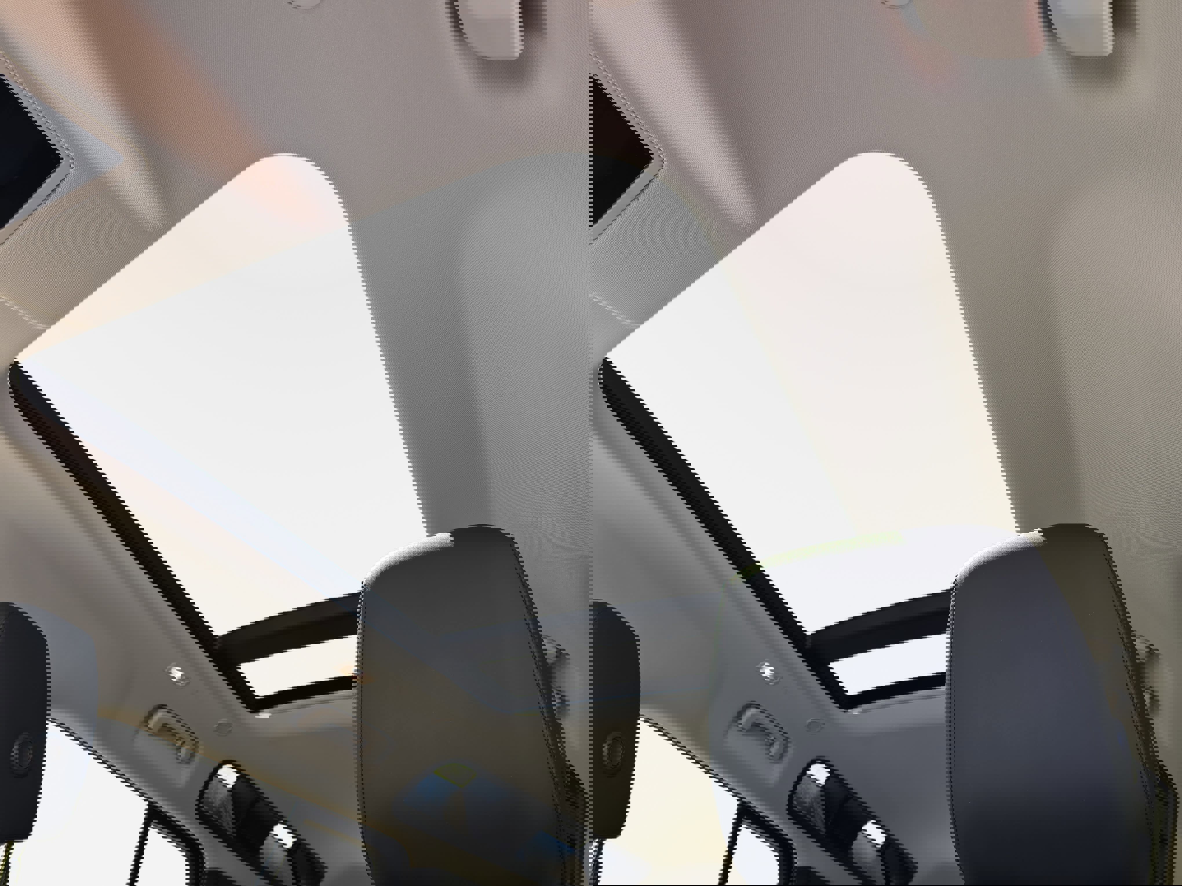 Used 2025 Land Rover Defender 110 S image 29