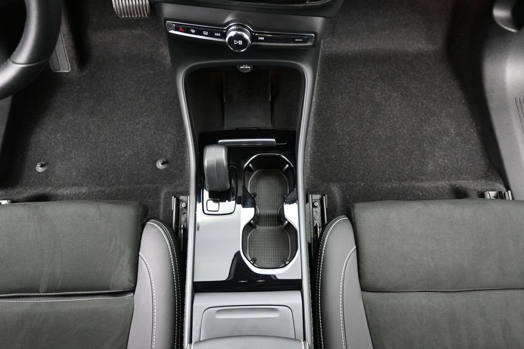 Used 2023 Volvo XC40 Recharge Plus AWD/4WD image 11