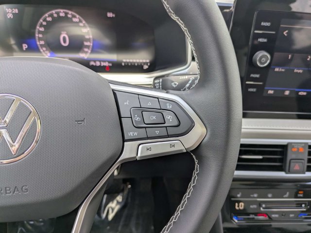 New 2026 Volkswagen Taos SE FWD image 27