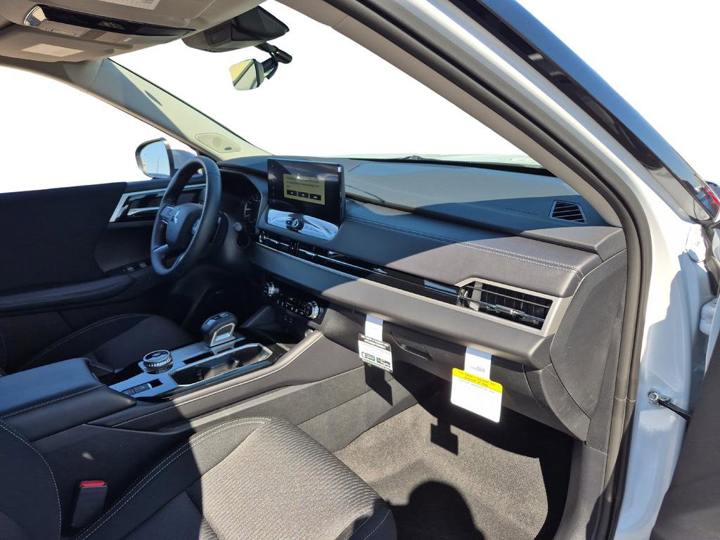 New 2026 Mitsubishi Outlander ES FWD image 28