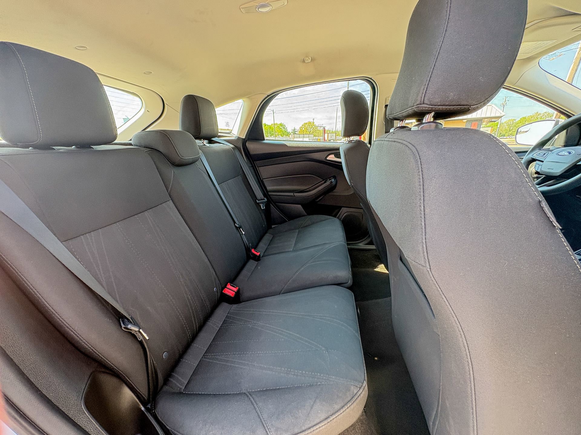 Used 2017 Ford Focus SE image 18