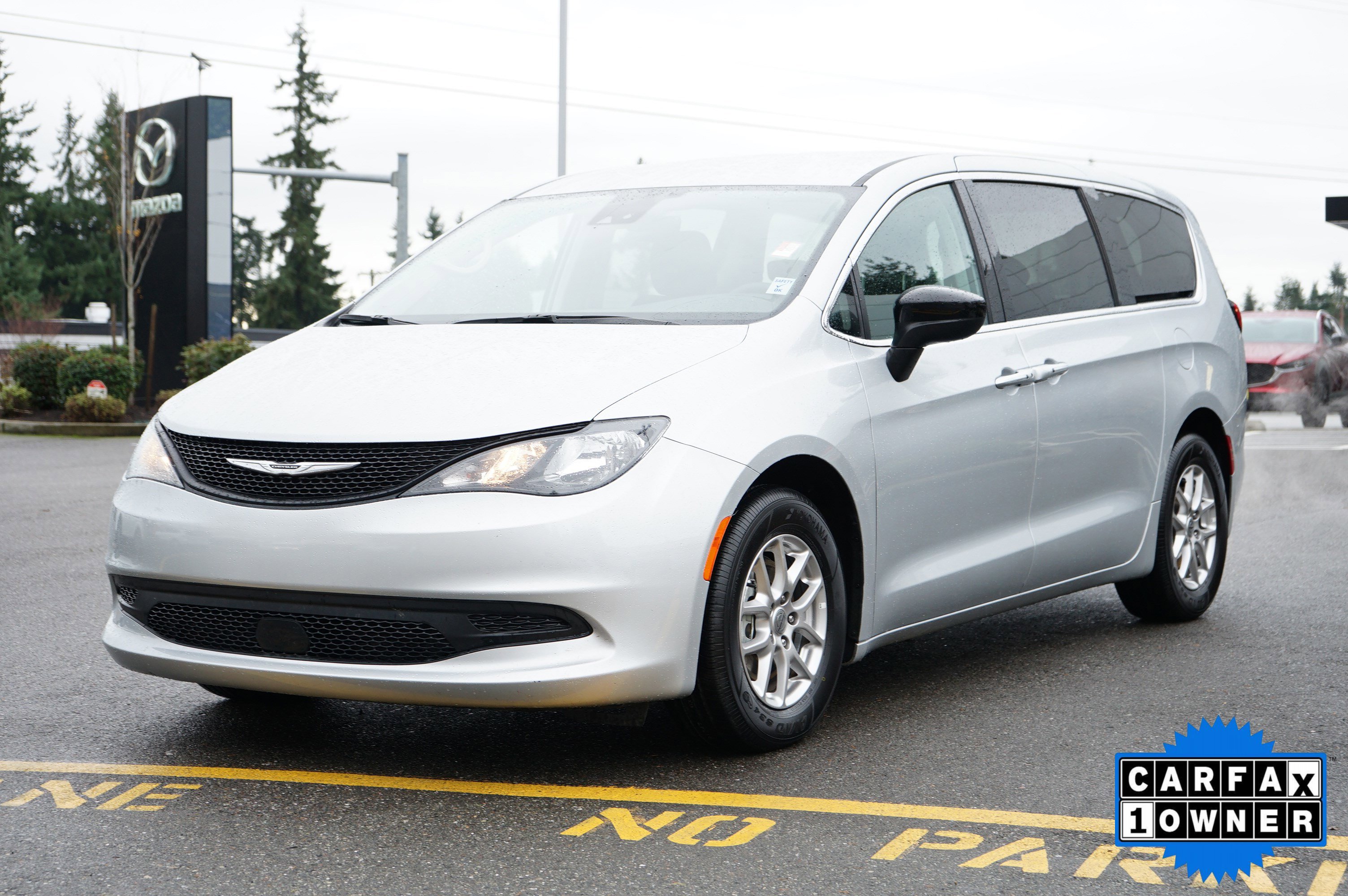 Used 2024 Chrysler Voyager LX image 1