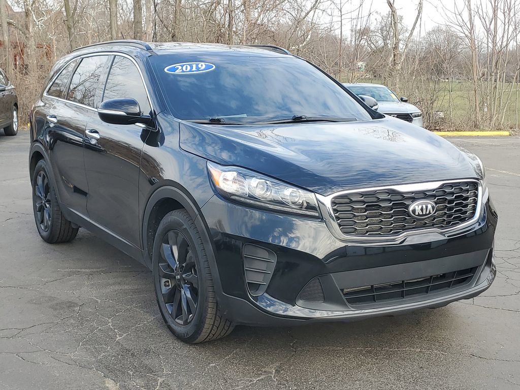 Used 2019 Kia Sorento S image 2