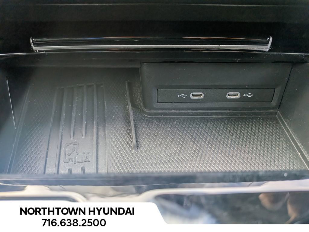 Used 2025 Volkswagen Atlas SE image 19