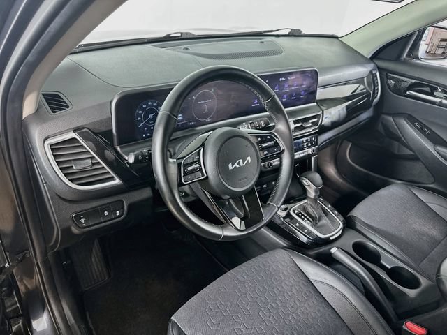 Used 2024 Kia Seltos S AWD/4WD image 17
