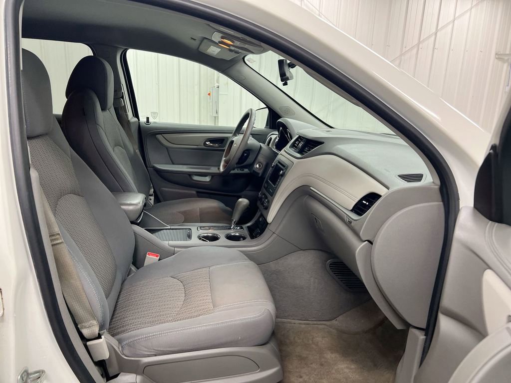 Used 2015 Chevrolet Traverse LS image 21