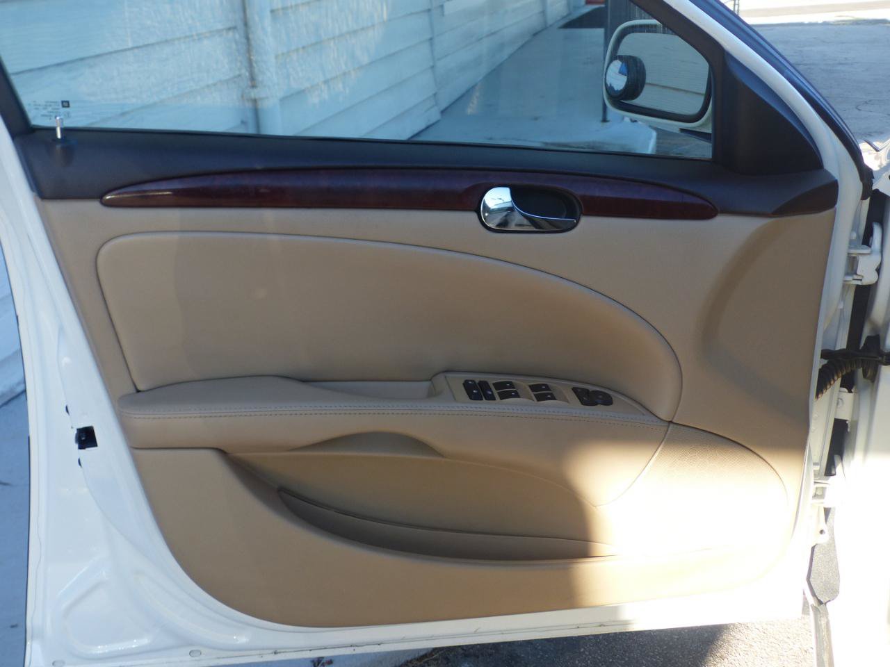 Used 2007 Buick Lucerne CXL FWD image 16