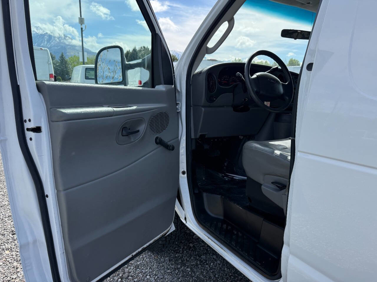 Used 2008 Ford E-250 and Econoline 250 RWD image 14