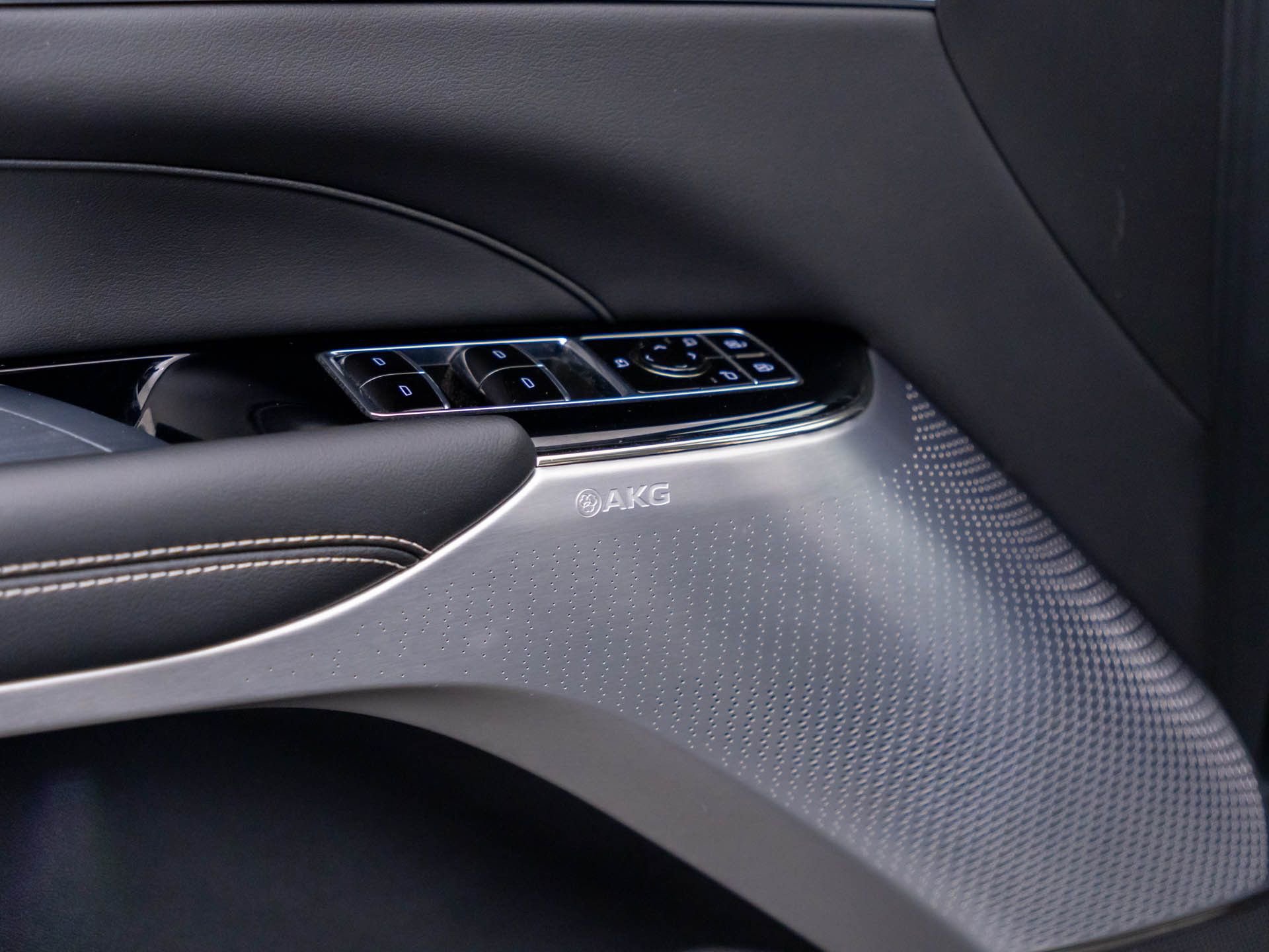 Certified 2024 Cadillac Lyriq Luxury w/ LPO, Floor Liner Package image 14