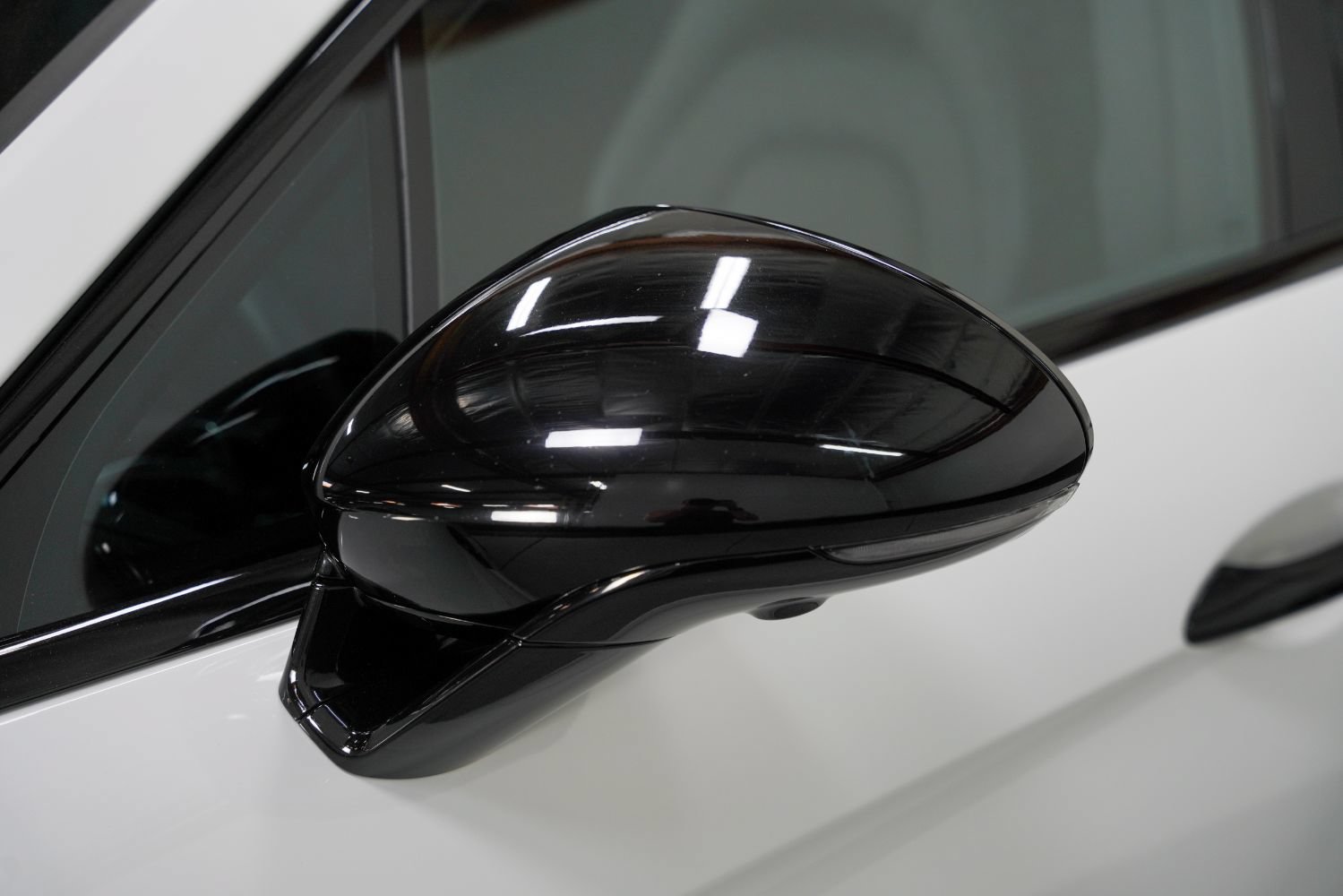 Used 2023 Porsche Panamera 4 Platinum Edition AWD/4WD image 15