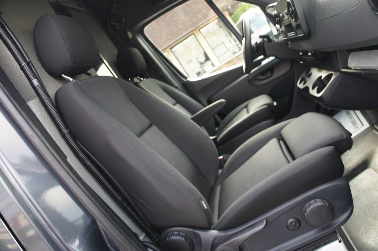 Used 2019 Mercedes-Benz Sprinter 170 image 21