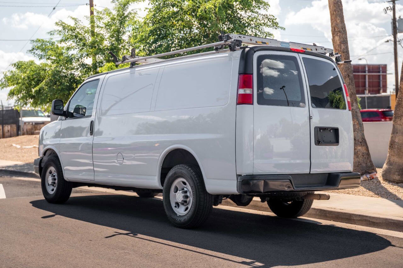 Used 2016 Chevrolet Express 2500 image 3