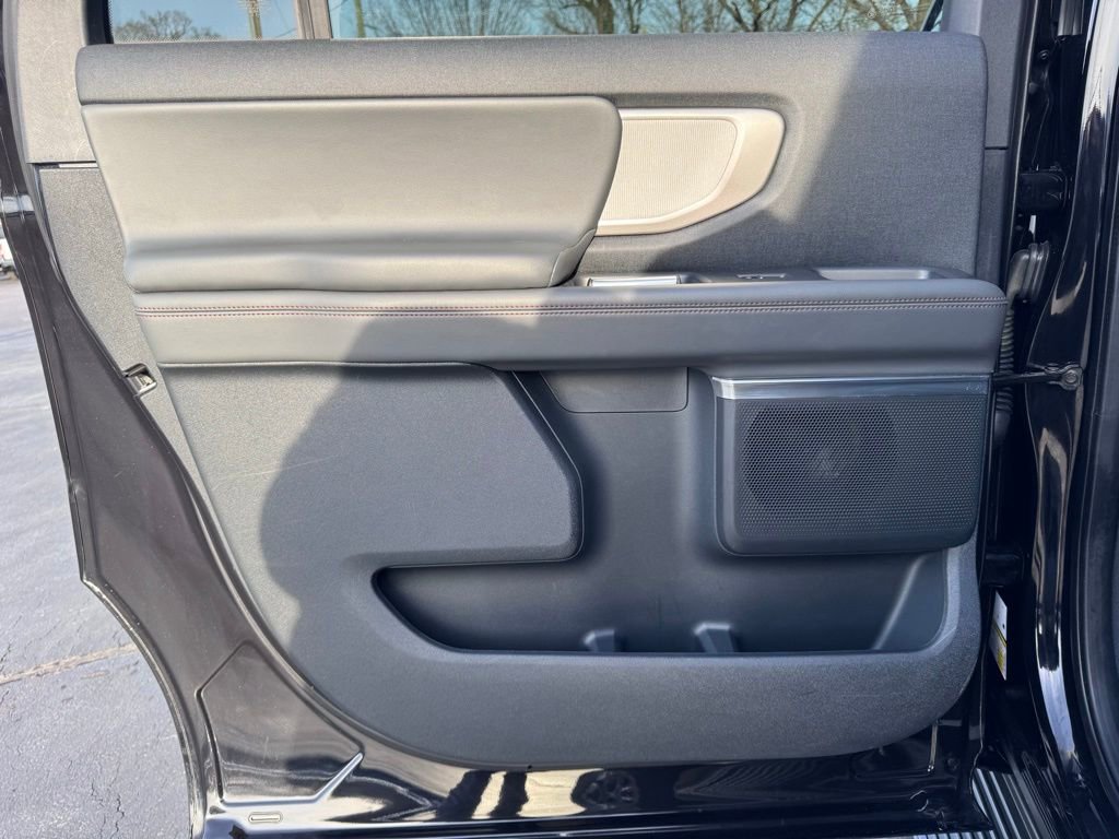 Used 2025 Ford Expedition Max Active image 31