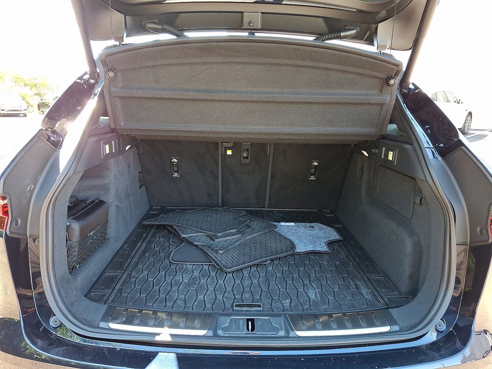 Used 2025 Jaguar F-PACE R-Dynamic S image 31