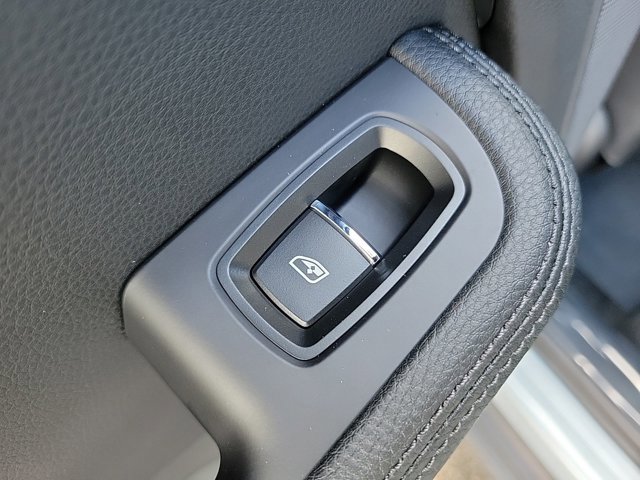 Used 2025 Porsche Macan image 22