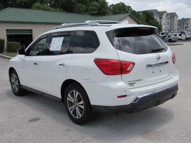 Used 2020 Nissan Pathfinder SV FWD image 7