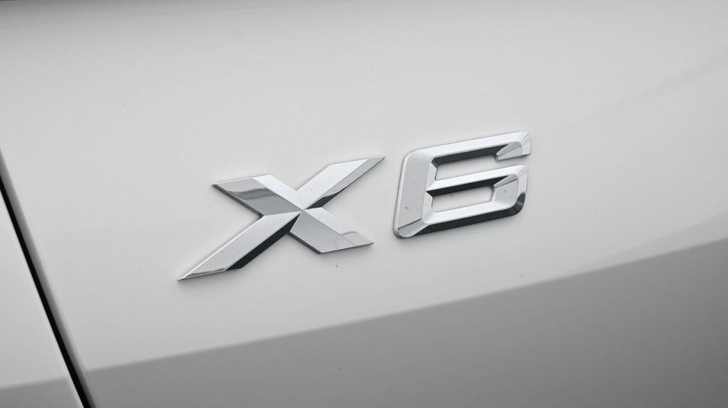 Used 2025 BMW X6 xDrive40i w/ Executive Package AWD/4WD image 21