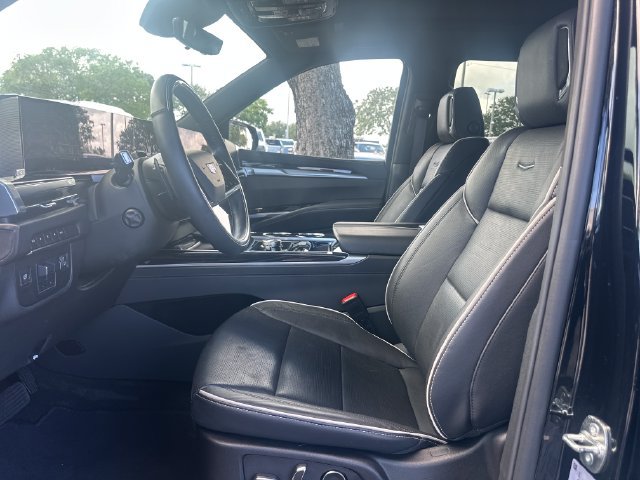 Certified 2025 Cadillac Escalade ESV Sport AWD/4WD image 9