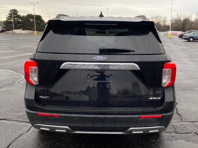 Used 2023 Ford Explorer XLT AWD/4WD image 4