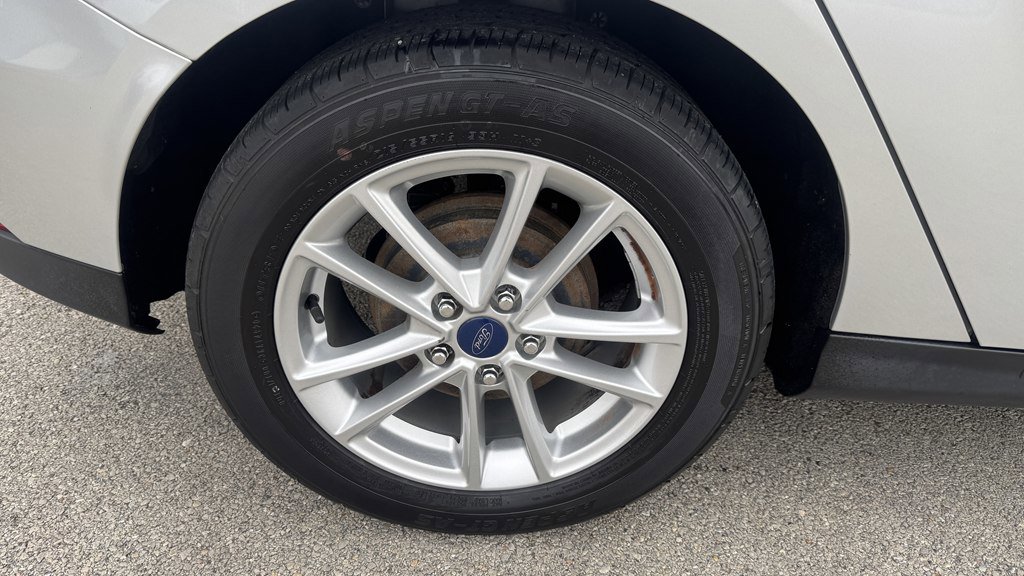 Used 2015 Ford Focus SE FWD image 12