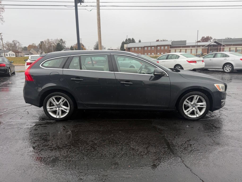 Used 2015 Volvo V60 T5 Premier w/ Convenience Package image 5