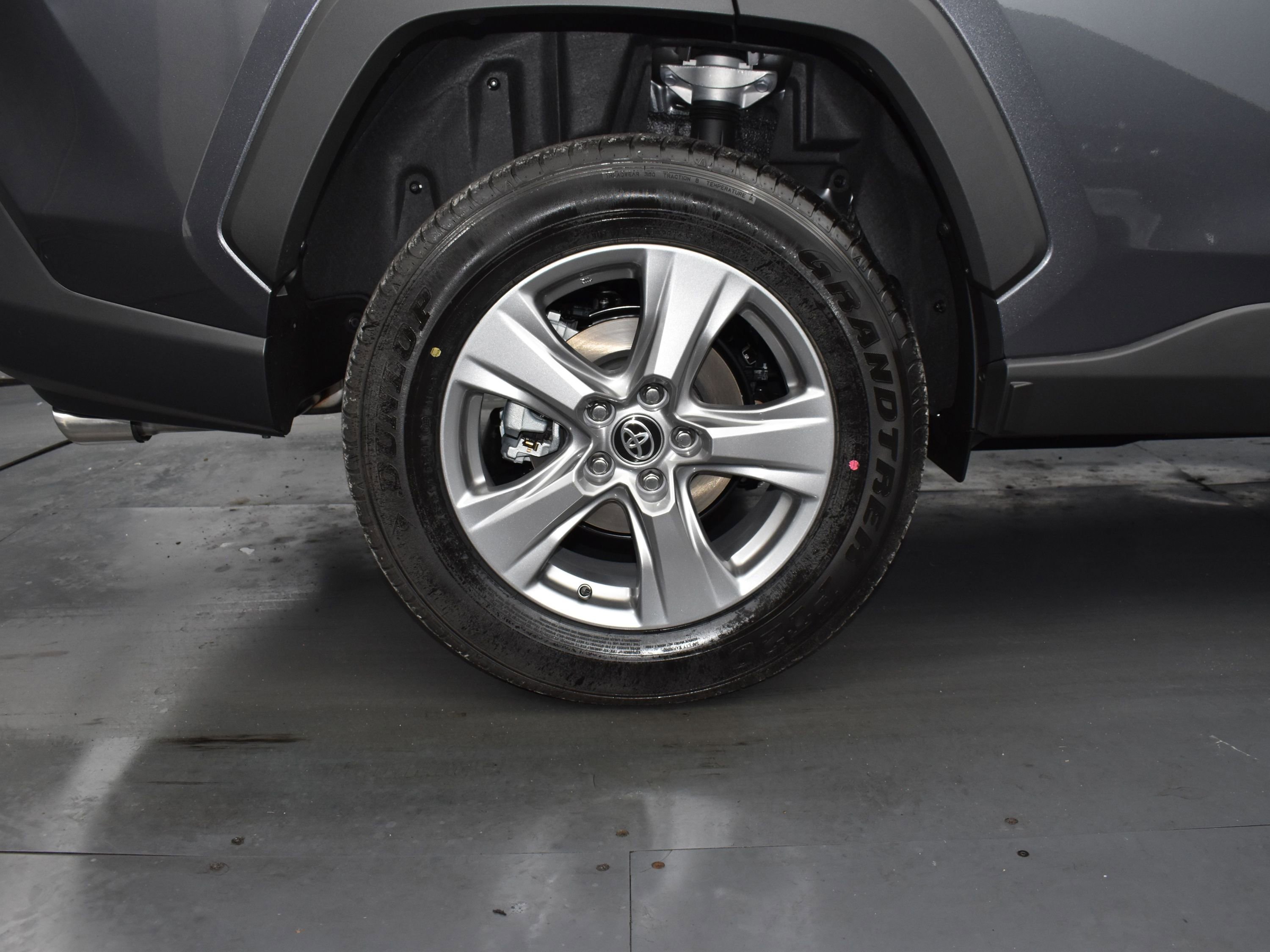 Used 2025 Toyota RAV4 XLE w/ Convenience Package image 9