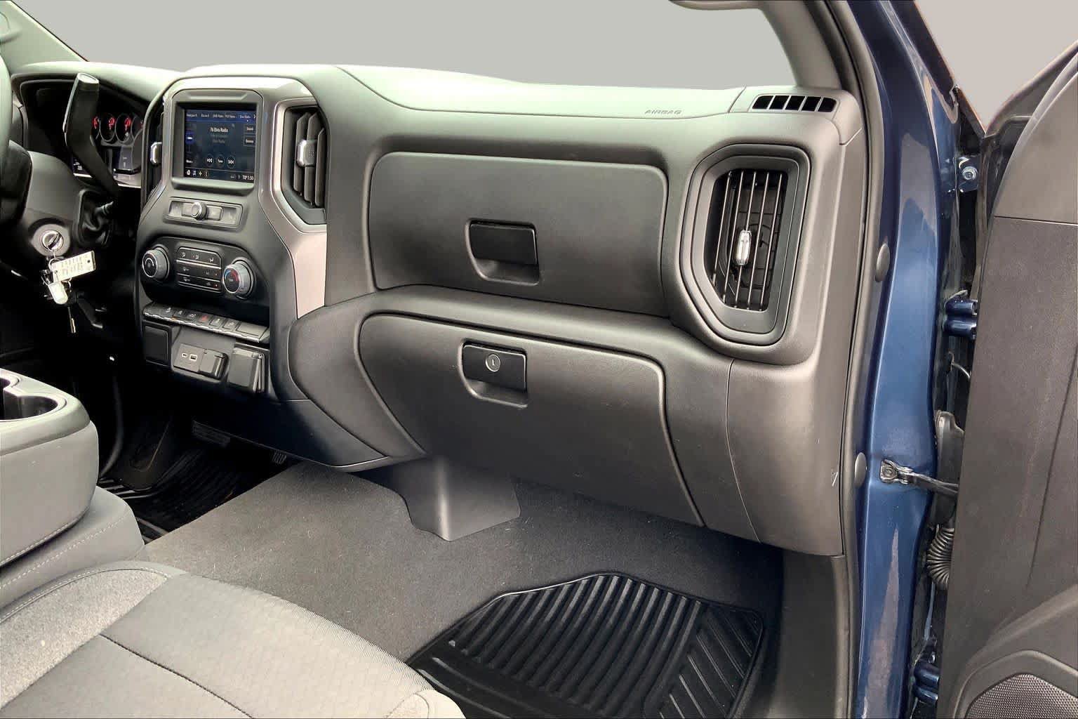 Used 2022 Chevrolet Silverado 1500 Custom Trail Boss AWD/4WD image 19