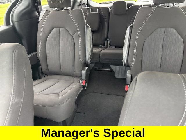 Used 2023 Chrysler Pacifica Touring FWD image 27