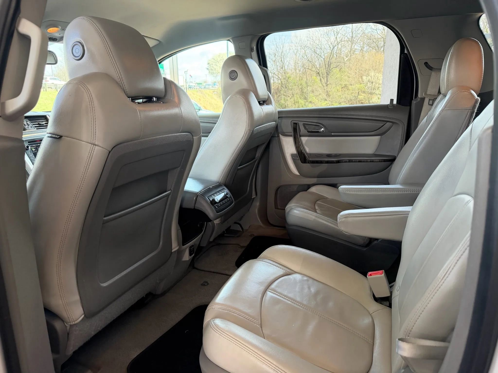 Used 2016 GMC Acadia SLT image 21