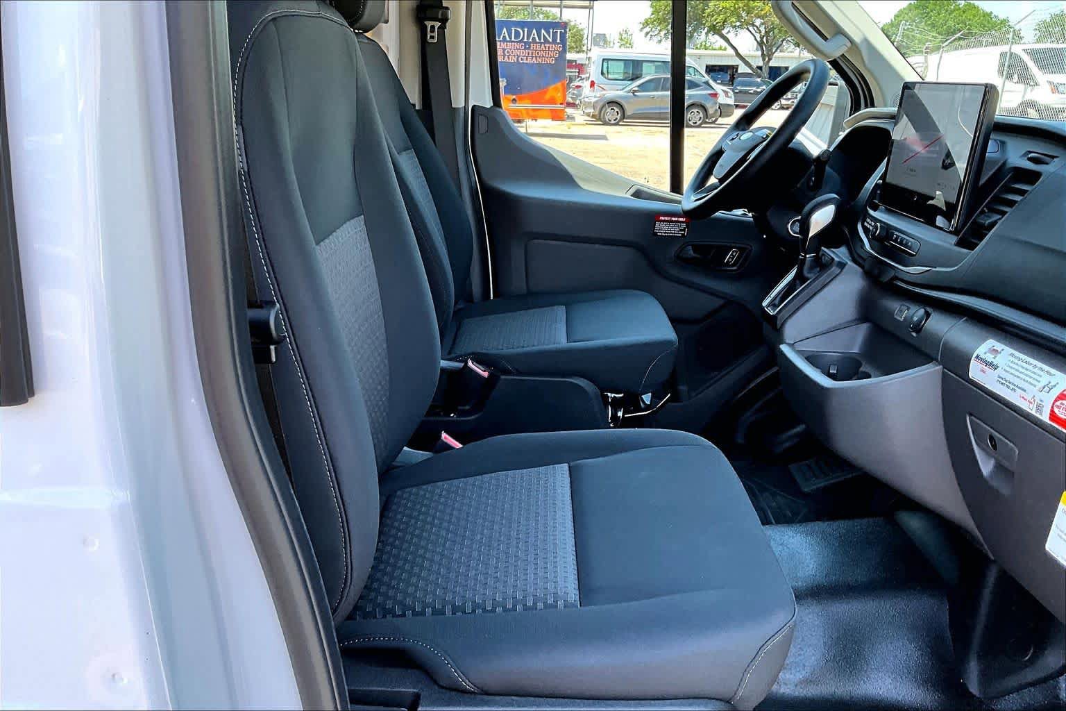 Used 2026 Ford Transit 250 Low Roof RWD image 9