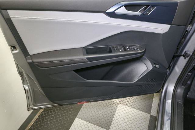 Certified 2024 Volkswagen Taos SE image 43