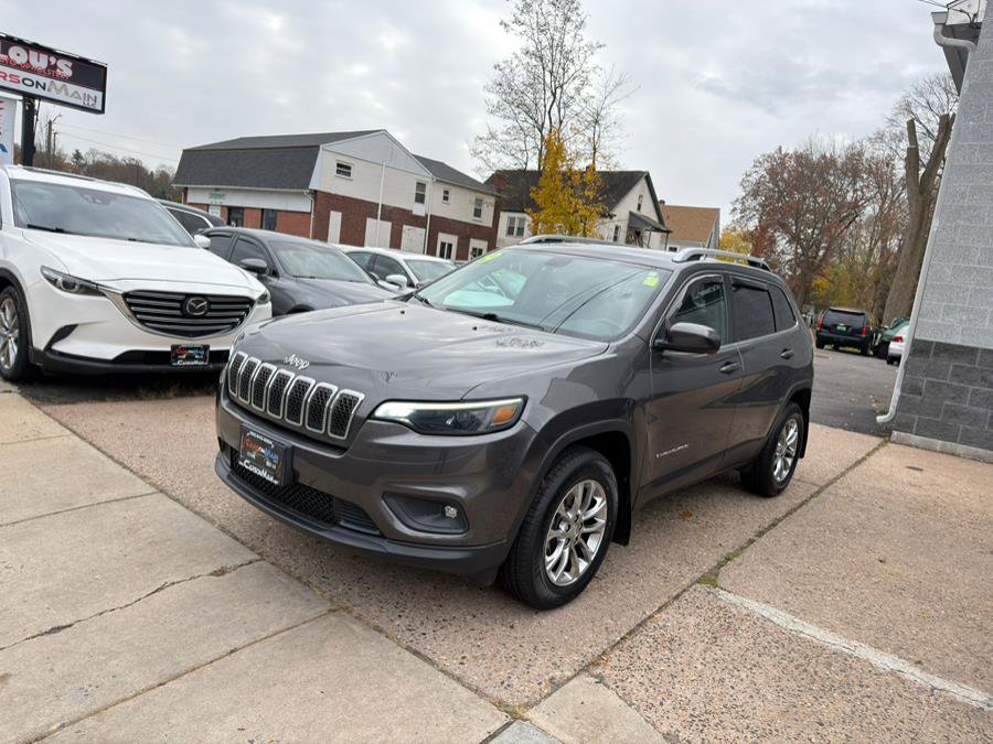 Used 2019 Jeep Cherokee Latitude Plus image 3