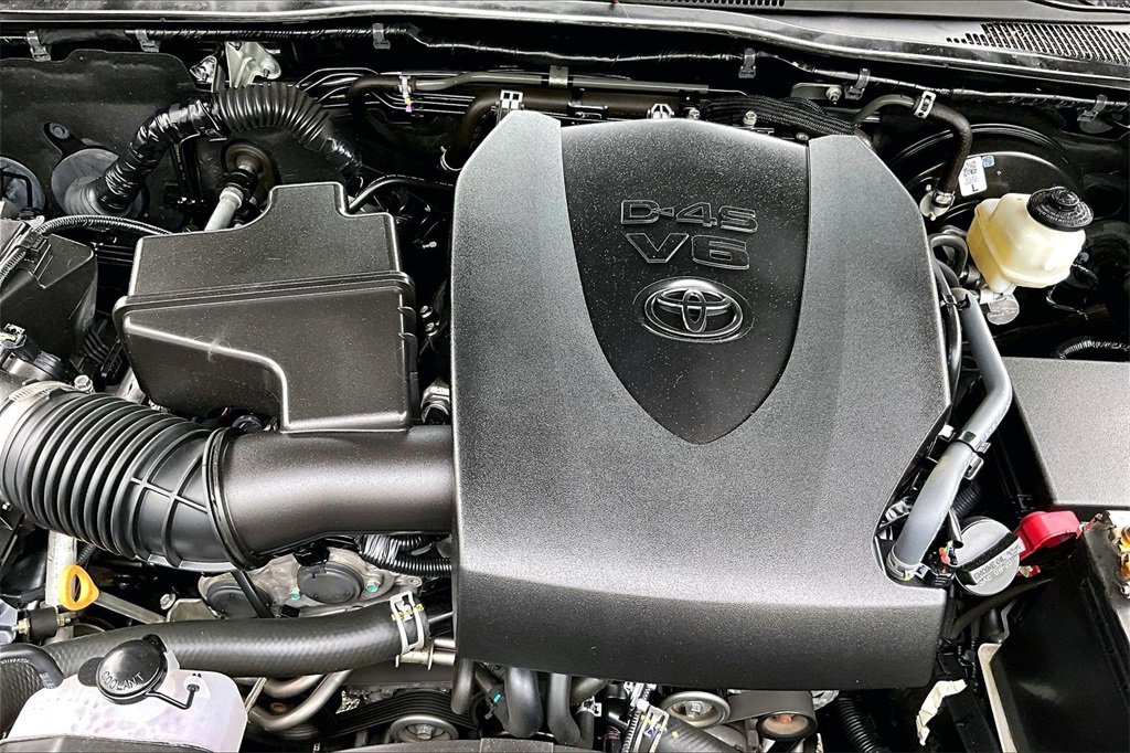 Used 2022 Toyota Tacoma Limited image 32