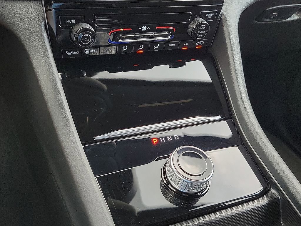 Used 2024 Jeep Grand Cherokee L Laredo image 18